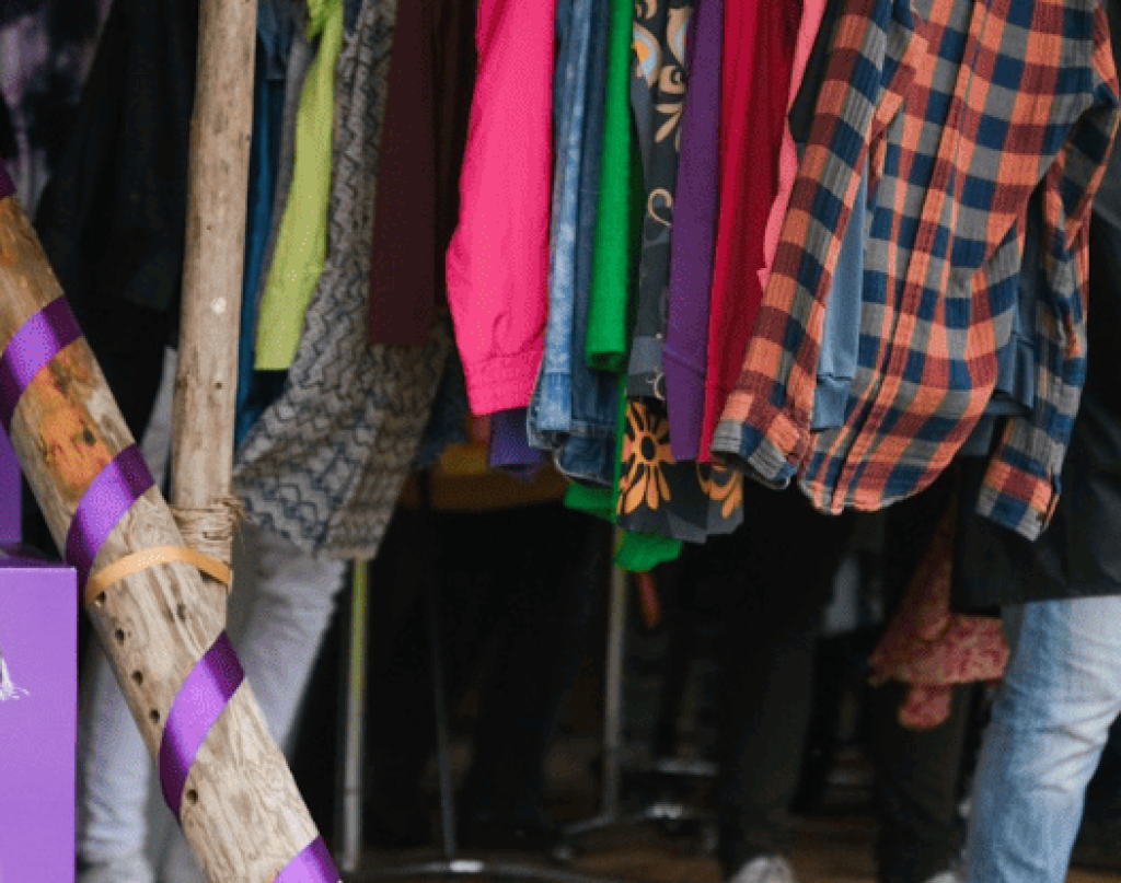 Borne de collecte textile