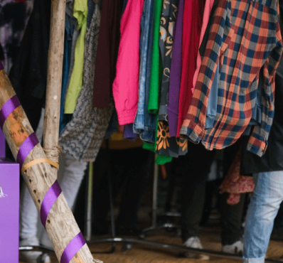 Borne de collecte textile